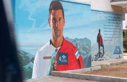 U Zadru oslikali mural u spomen preminulom pilotu Novkoviću
