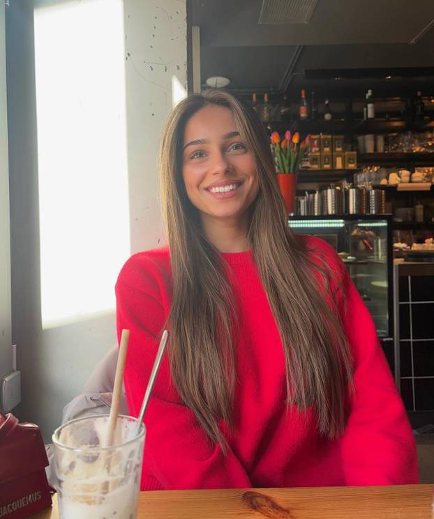 FOTO Zanosna Julija objavila je zaruke s ofenzivcem Dinama