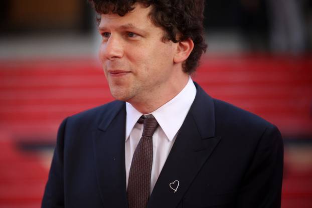 Američki glumac Jesse Eisenberg prošetao crvenim tepihom Sarajevo Film Festivala