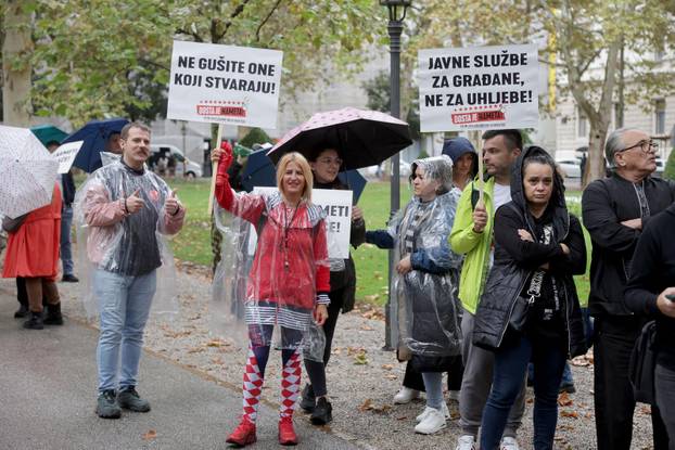 Zagreb: Prosvjed UGP-a i SMOi-ja protiv povećanja poreznog opterećenja