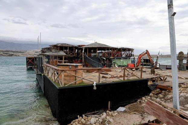 Novalja: Ruši se klub Noa na Zrću