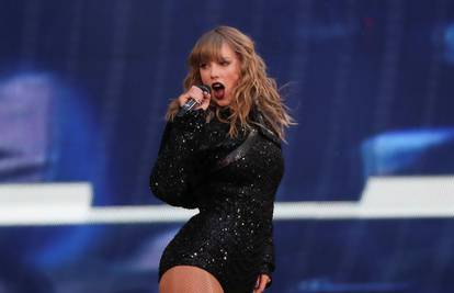 Swift je zbog korone otkazala sve koncerte do kraja godine...