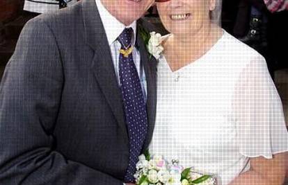 Stari ljubavnici su se našli nakon 53 godine i vjenčali              