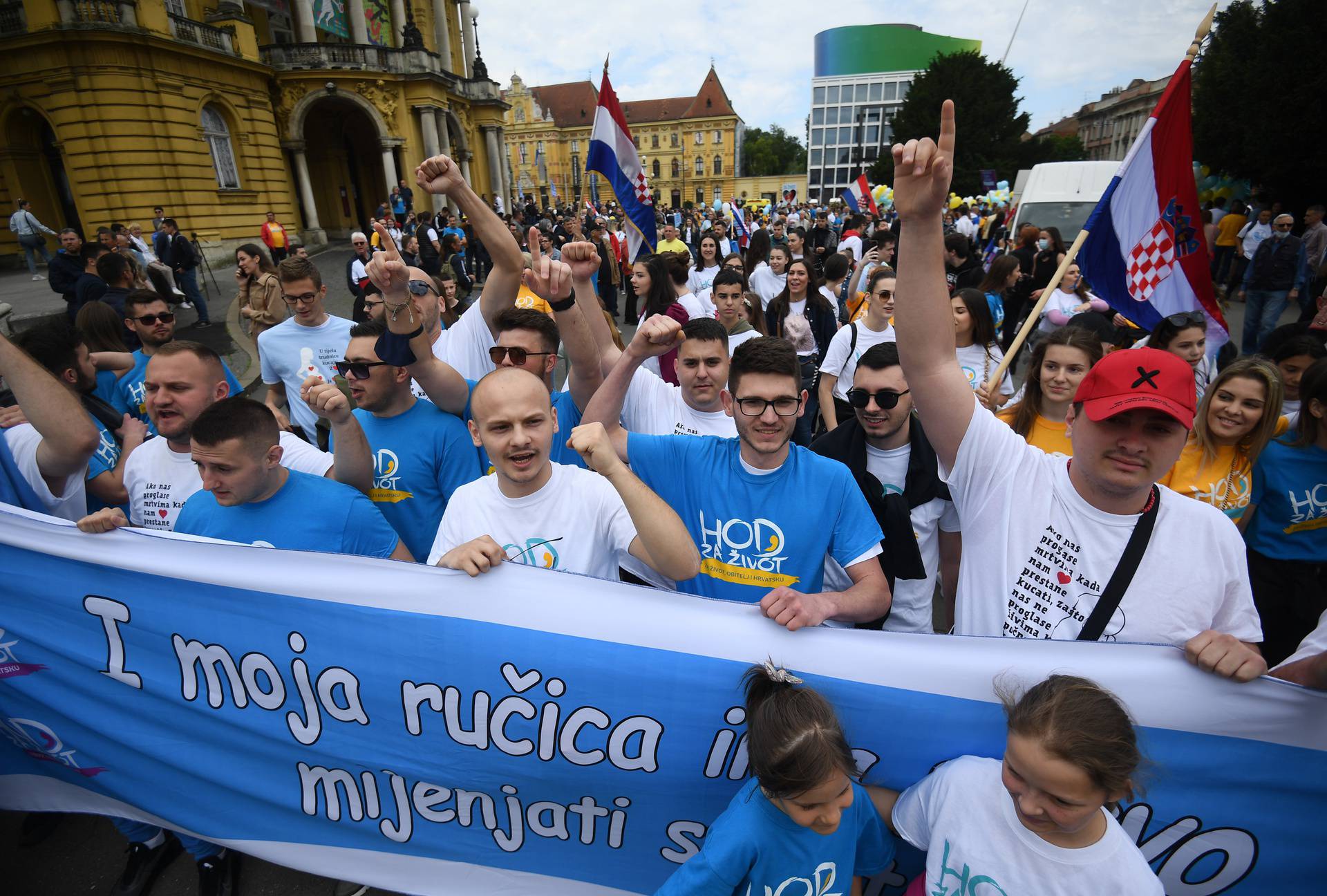 Gotov Hod za život: Okupilo se nekoliko tisuća ljudi, bili su i prosvjednici i mnoštvo policije