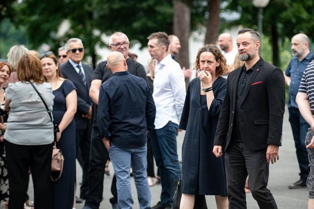 Zagreb: Sprovod redatelja Zrinka Ogreste na Mirogoju