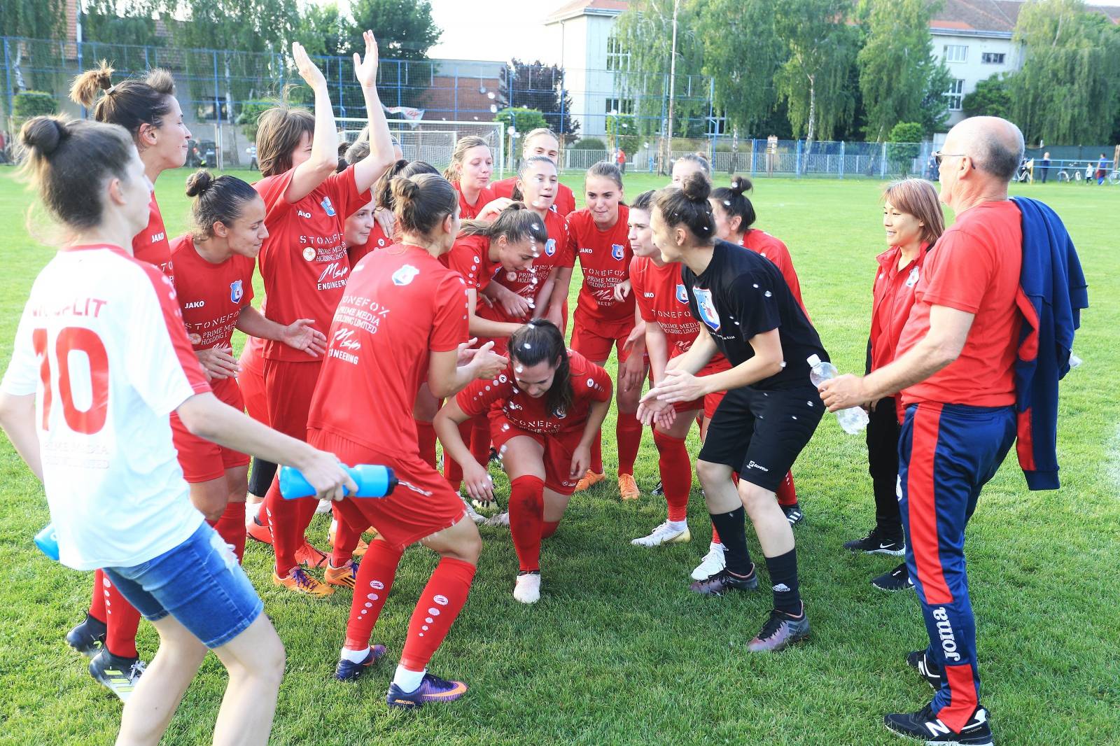 Osijek: NogometaÅ¡ice Splita svladale Osijek nakon 12 sezona i postale prvakinje