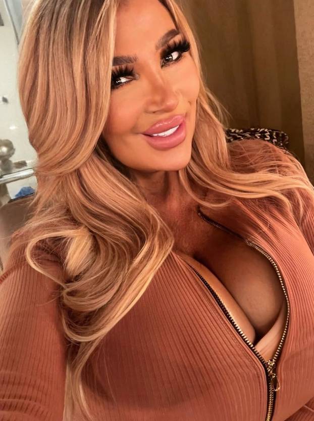 Majka osmero djece napravila nešto što nitko nije očekivao – sad živi od svog izgleda