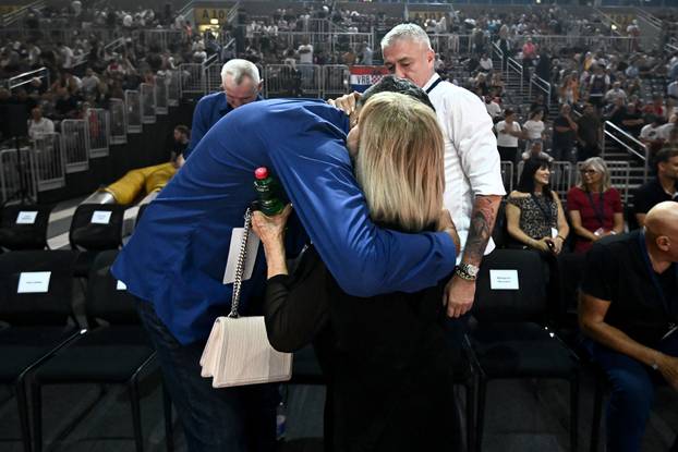 Zagreb: Srdačan susret Vlade Divca i Biserke Petrović