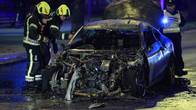 Zagreb: Vatrogasci ugasili požar osobnog automobila u Vukovarskoj ulici