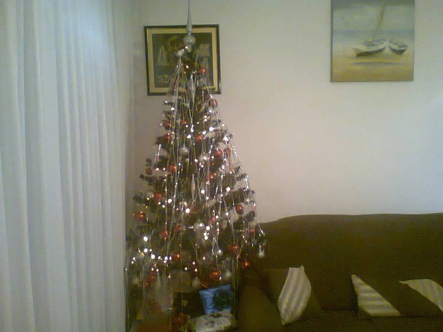 Šaljite fotografije božićnih jelki i osvojite vrijednu nagradu...