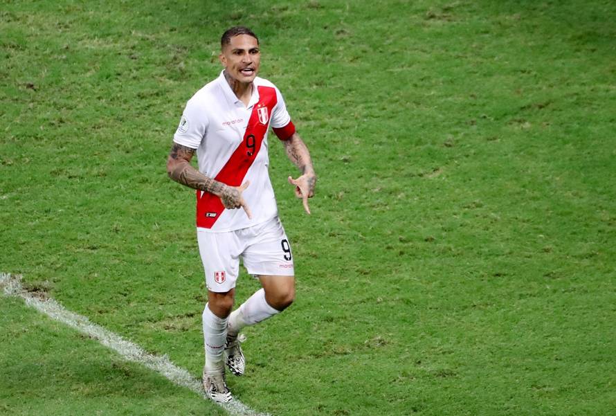 Suárez tragičar Urugvaja: Peru senzacionalni polufinalist Cope