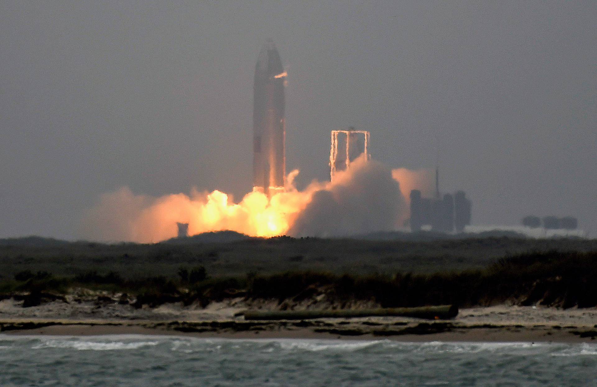 SpaceX conducts test launch of SN15 starship prototype from Boca Chica, Texas