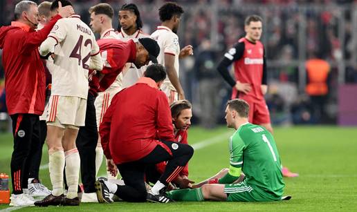 Bizarna ozljeda legende: Neuer slavio gol pa se primio za nogu