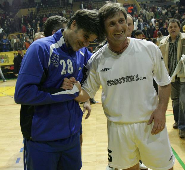 ARHIVA - Split: Plava kava pobjednička ekipa malonogometnog turnira Četiri kafića 2007.