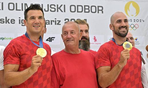 Zlatni Sinkovići i drugi olimpijci vratili se u Hrvatsku: 'Javnost je preoštra prema rukometašima'