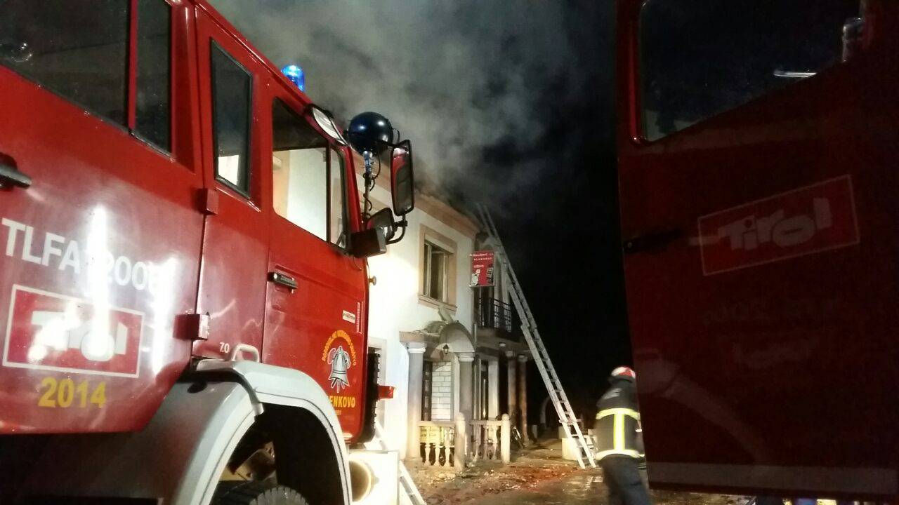 Požar u Trenkovu gasilo čak  40 vatrogasaca: "Bilo je strašno!"