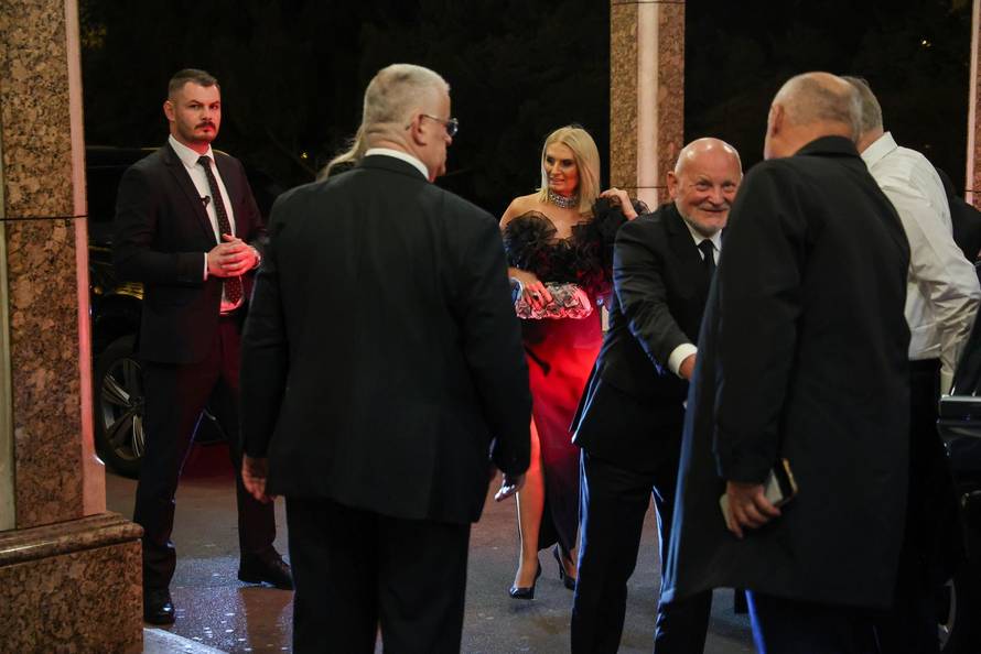 Zagreb: Dolazak uzvanika na svadbu Marijana Kustića i Nike Perenčević