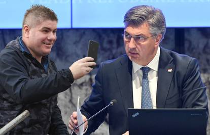Plenković i Bujanec u bliskom susretu kod frizera: 'Nisu pričali o pregovorima, pozdravili su se'