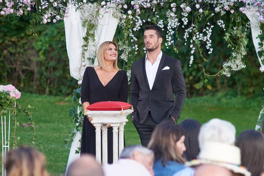 Pale su dvije prosidbe u finalu, a cure ljute: 'Nije bio vrijedan'