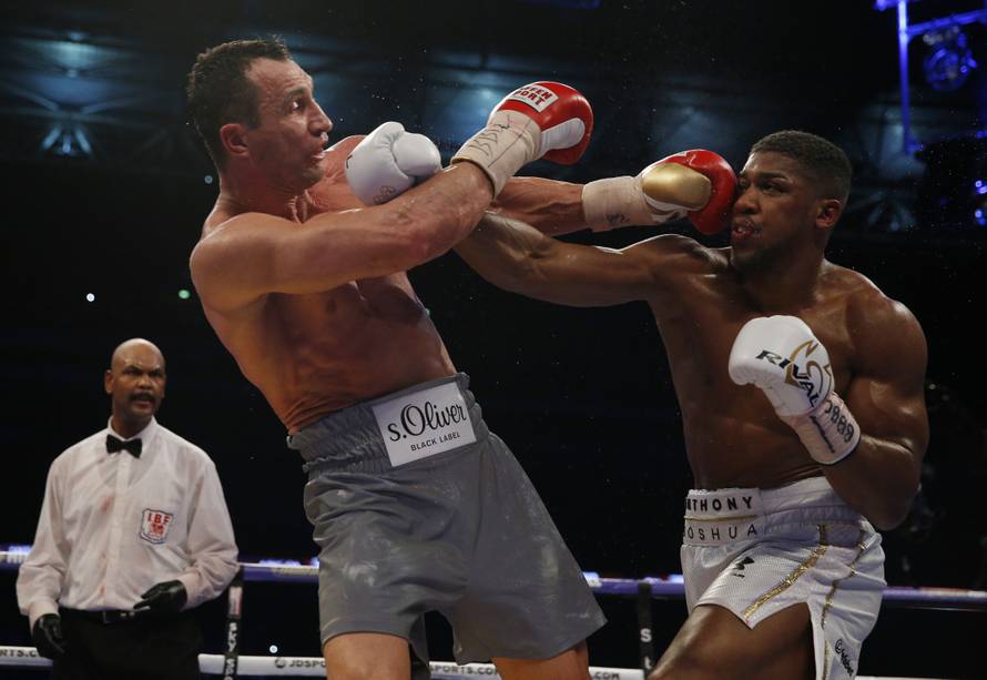 Anthony Joshua in action with Wladimir Klitschko