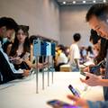 VIDEO Čekali u redu na iPhone u u Šangaju, ali nije ih oduševio: 'Kupit ću ako mi se svidi boja'