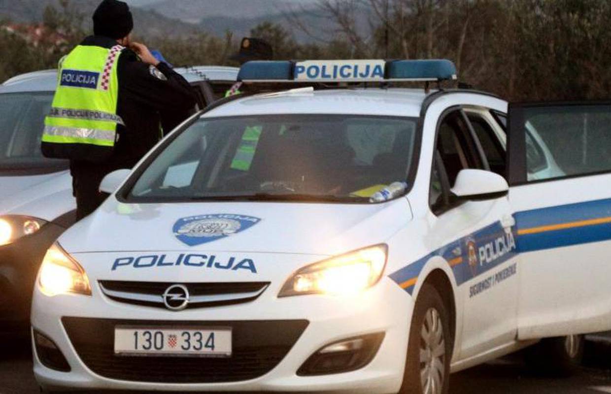 Pijani 16-godišnjak bez vozačke izletio s ceste kod Koprivnice, izmjerili su mu 1,66 promila