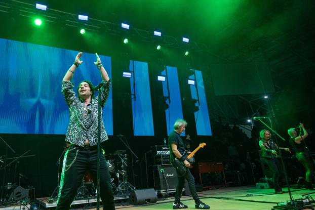 Parni valjak nastupio na 13. Hrvatskoj noći u Frankfurtu