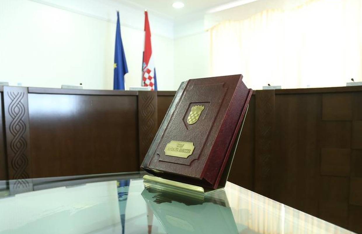 Hrvatski sabor svečano je proglasio Božićni Ustav prije točno 31 godinu: 'Imamo ga!'