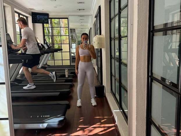 FOTO Tu je nogometašica, tu je i cheerleadersica:  Ovo su žene i djevojke američkih nogometaša
