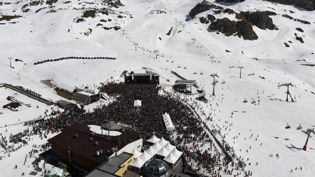 Helene Fischer at Top of the Mountain Closing concert