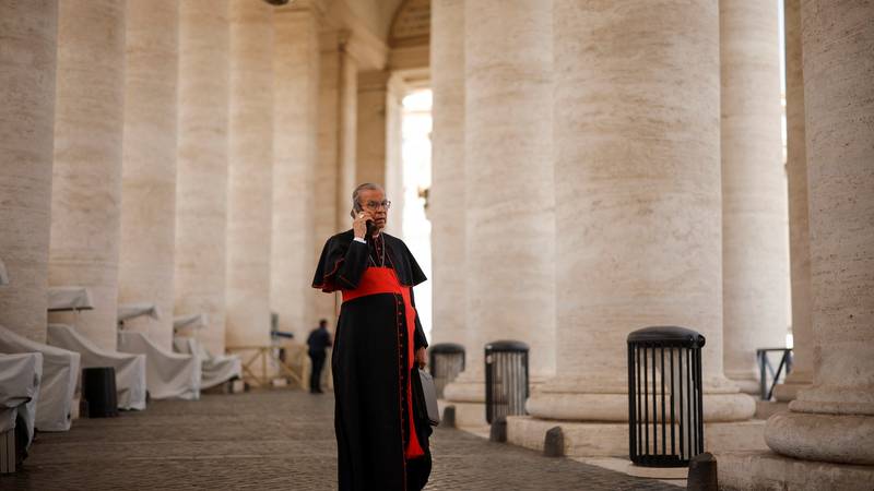 Ometači signala, folije i pločice u Sikstinskoj kapeli. Špijunske metode za tajnost konklave 24 2025 05 03t121618z 2094595247 rc2aaean9bjc rtrmadp 3 pope succession cardinals