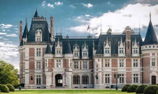 FOTO Dvorci diljem svijeta na prodaju! Neki imaju 200 soba, tamnice, jezera, &scaron;ume i potoke