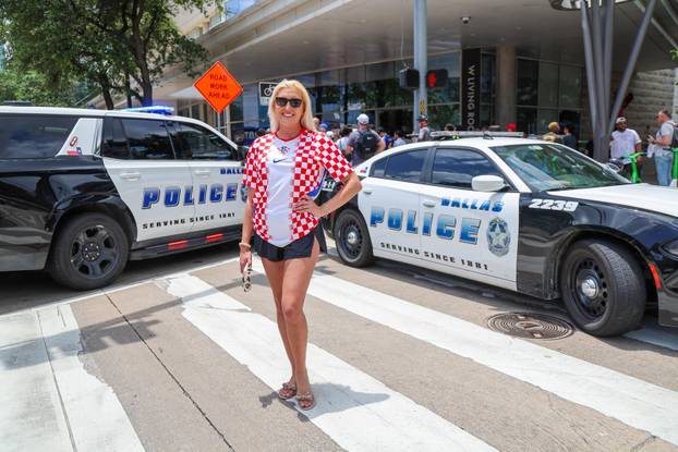 SP2026 Dallas: Atmosfera ispred hotela W gdje igrači trebaju izaći i otići na prvi trening u Dallasu