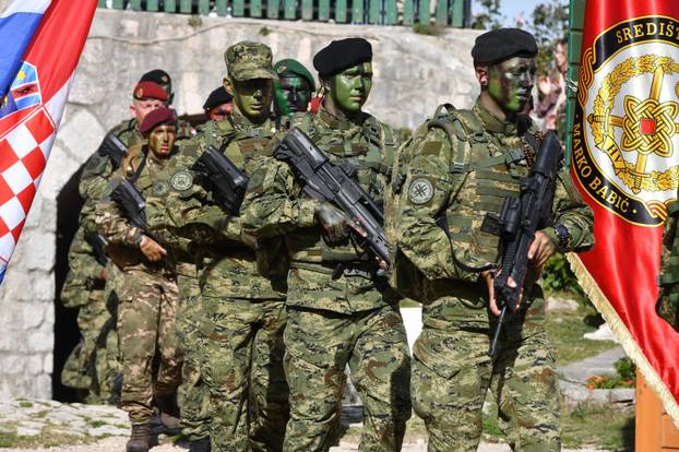 Knin: Završna sve?anost  Središta za razvoj vo?a "Marko Babi?" 