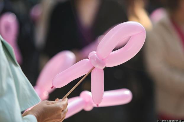 Zagreb: Mimohod u znak potpore oboljelima od raka dojke