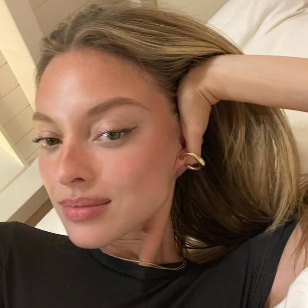 FOTO Nova djevojka Orlanda Blooma voli se fotkati u tangama: Evo kako joj stoje...