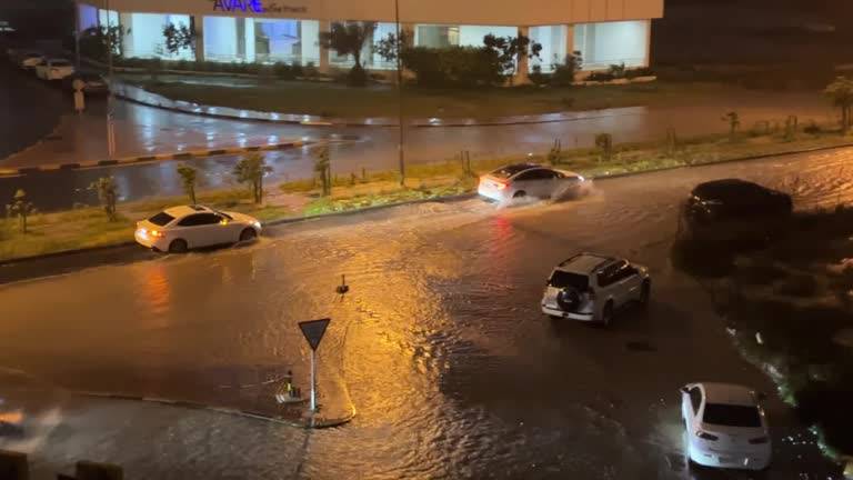 Heavy rain and wind hits Bahrain