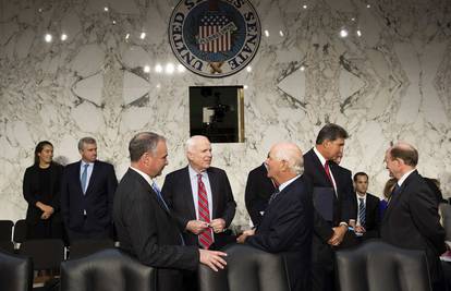 Senatori su donijeli rezoluciju: Napad u Siriji će trajati 60 dana