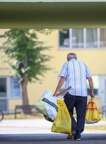 Građani čije su nekretnine stradale u potresu sele i SD Cvjetno u hostel Arena