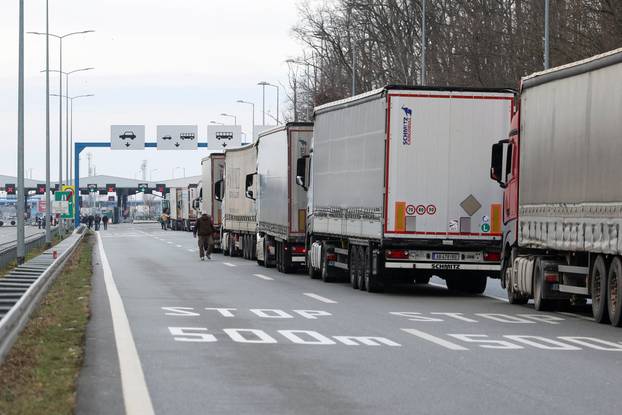 Truck drivers and transport union representatives protest at the Serbia-Croatia border crossings