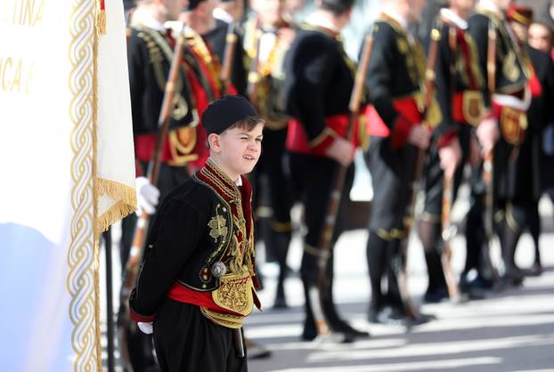 Pula: Mimohod Bokeljske mornarice u Puli