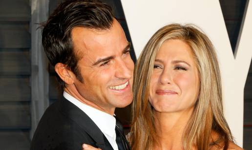 Aniston i Theroux se razvode, a nikada nisu ni bili u braku?