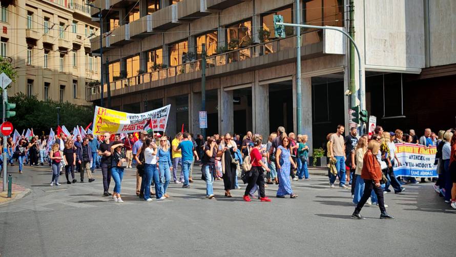 Grčki radnici ponovo štrajkaju: Željeznički promet zaustavljen, brodovi su ostali u lukama