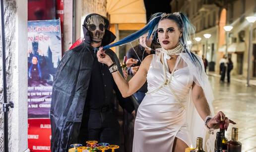 Olja Vampirica 'mlati' lovu na sajmu erotike u Berlinu: 'Nije ba&scaron; da se ovdje pliva u novcu'