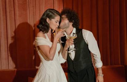 Selena Gomez pokazala sve tri vjenčanice, ali i neobični detalj koji je mnoge iznenadio