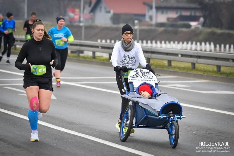 FOTO Šimun Petar (12) otrčao je utrku gurajući Jana: 'Teško je bilo, ali borio sam se za njega'