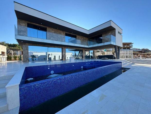 Evo kakve se sve vile nude na Jadranu za milijun eura i više