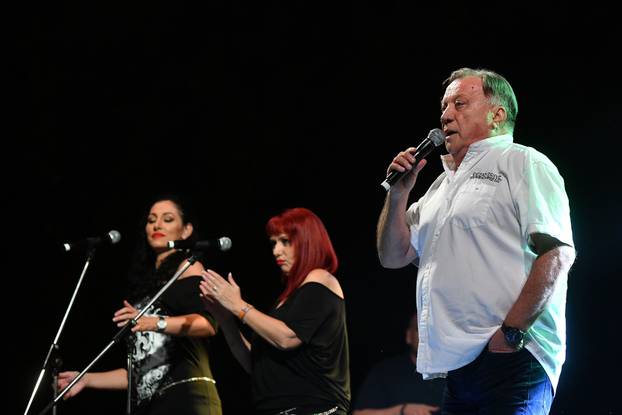 Čakovec: Halid Bešlić zabavljao je posjetitelje Porcijunkulova