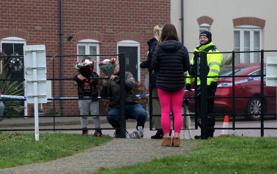 Man arrested on suspicion of murdering two woman and injuring others