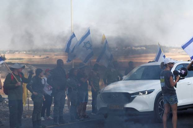 People block Israel's main highway connecting Jerusalem and Tel Aviv near Latrun